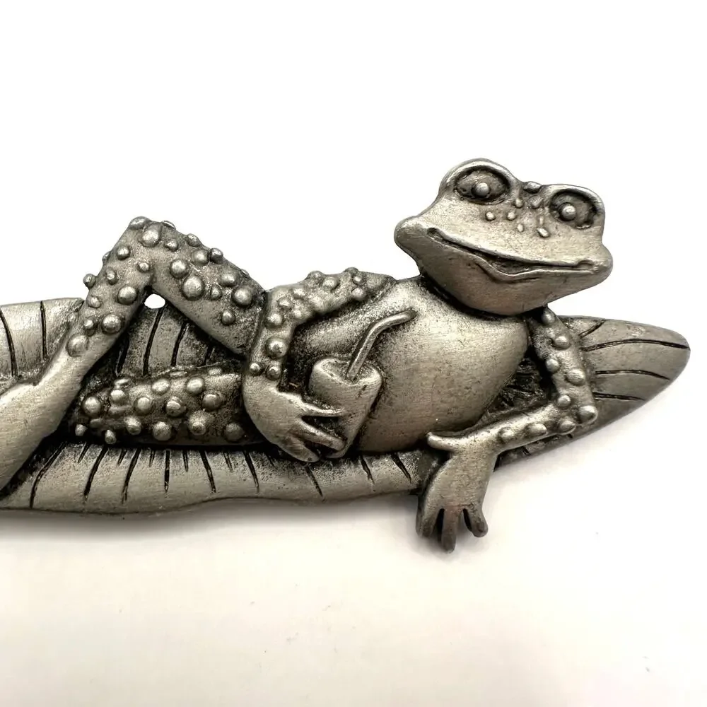 JJ Jonette Frog Pin Brooch Jewelry Pewter Lily Pad Retro Vintage Unique Whimsy